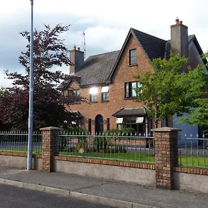 Venetia House - Small Couette-café Claregalway